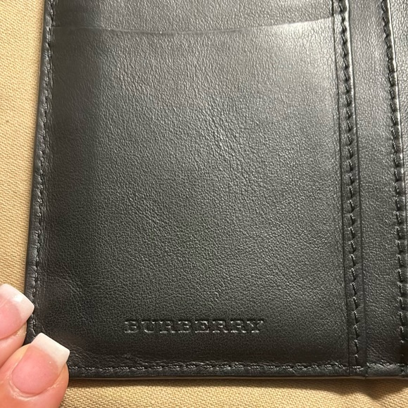 🔥Burberry Black Leather Compact Wallet - Picture 9 of 12